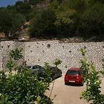 شقة فندقية Marathes