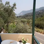 شقة فندقية Marathes Áyios Nikítas