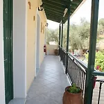 شقة فندقية Marathes 4*