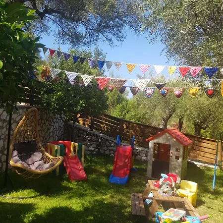Marathes Studios Aparthotel