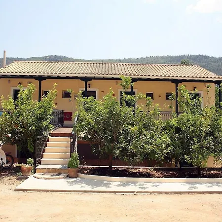 Apart-hotel Marathes