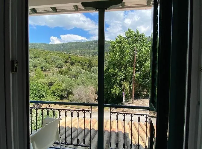 Marathes 4* Áyios Nikítas